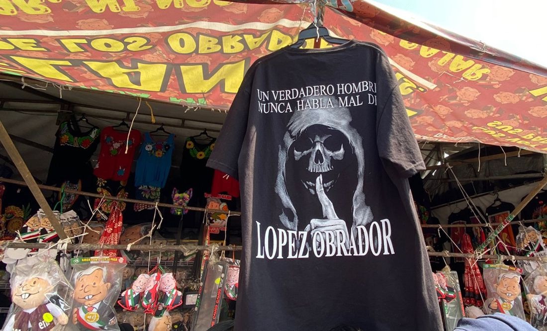 AMLO Defiende Uso de Imagen de la Santa Muerte en Campaña de Morena: Un a Debate de Libertad Religiosa