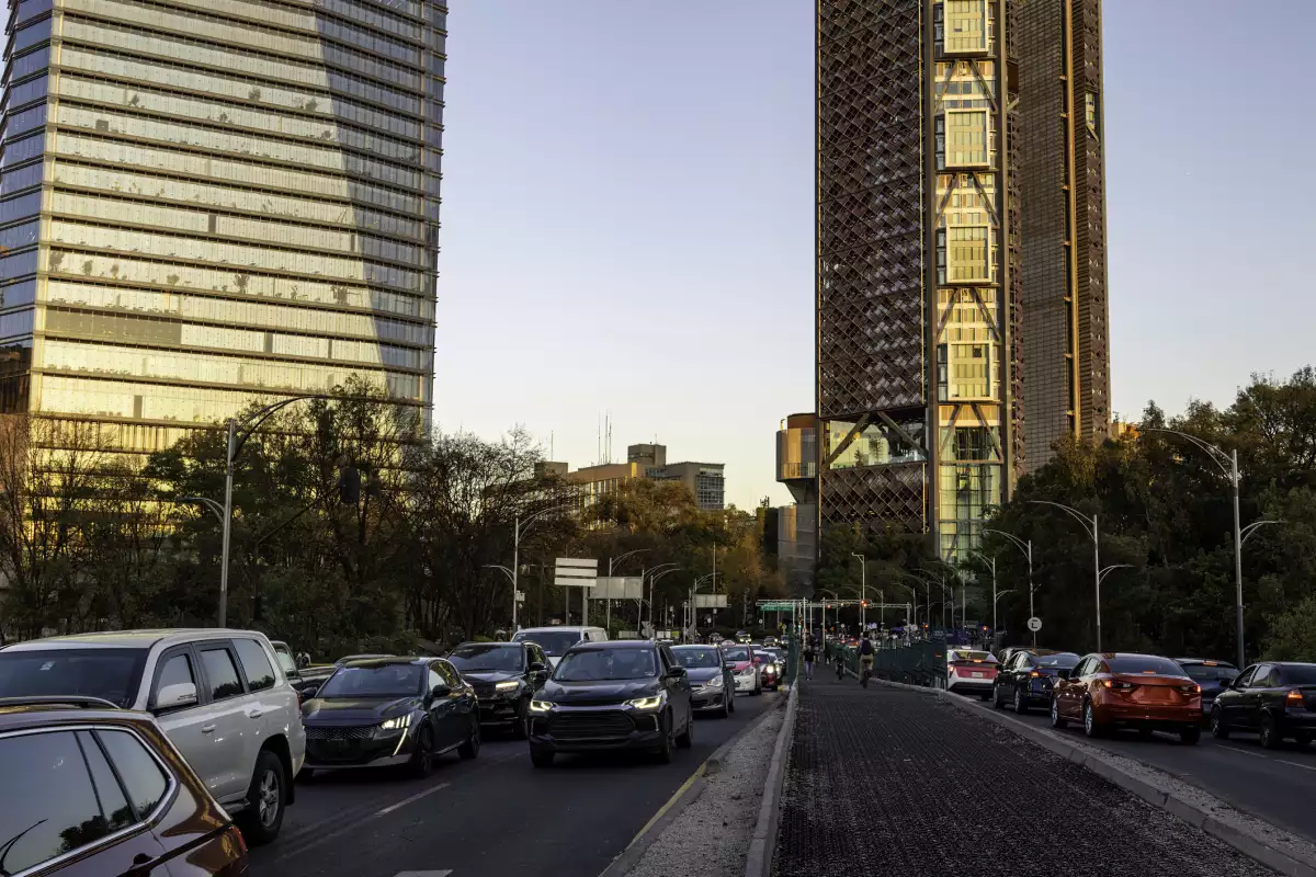 “Alerta Vehicular Extrema: Doble Hoy No Circula se Impone en CDMX y Edomex – Descubre Qué Vehículos Quedan Fuera de Circulación Este 14 de Mayo”